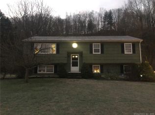 13 Meckauer Cir, Bethel, CT 06801
