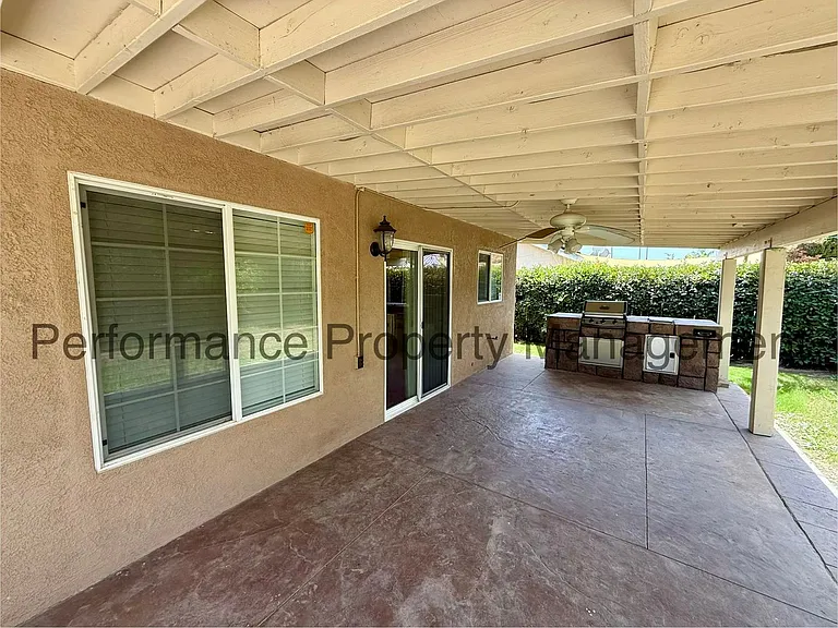 4513 Barry St — Photo 14