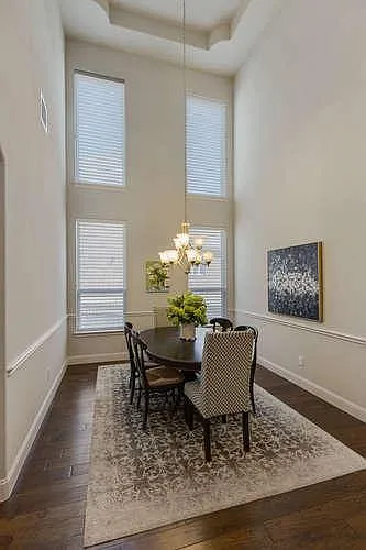 5 bed, 4.5 bath, 3871 sqft, $4,500 — Photo 4