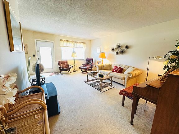 3rd image of 207 Prescott K #207