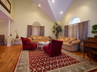 583 Mill Run, Paramus, NJ 07652