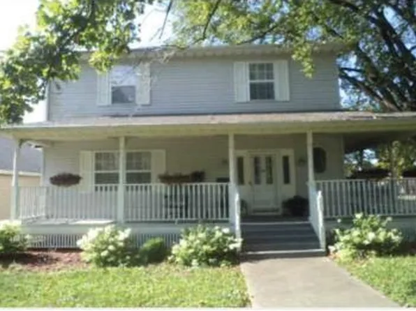 105 E Scott St, Sullivan, IL 61951