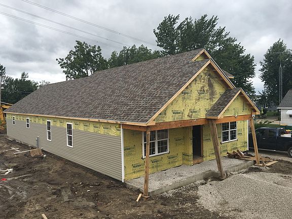 3rd image of 560 S Virginia St