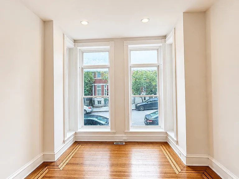 2125 Bolton St #1 — Photo 2