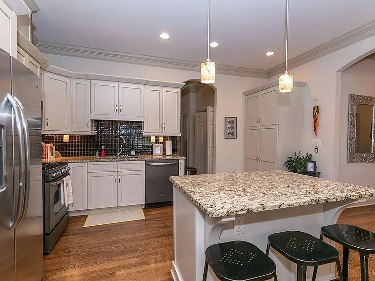 1084 Sanders Ave SE #A — Photo 12