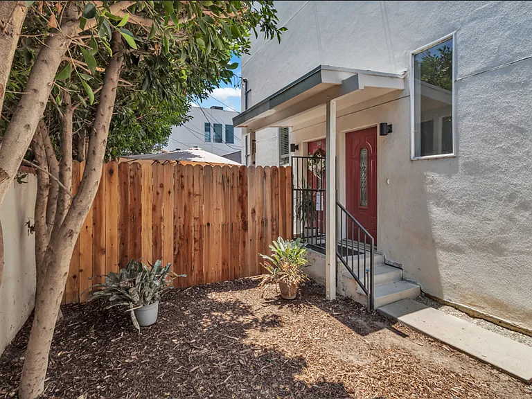 1846 S Curson Ave — Photo 4
