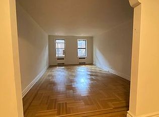 11020 73rd Rd APT 5, Forest Hills, NY 11375