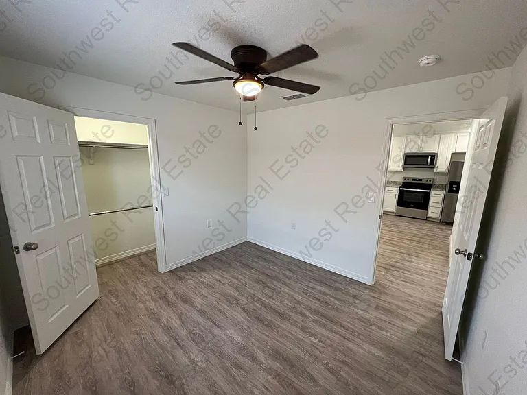 2121 Bobwhite Ct. — Photo 7