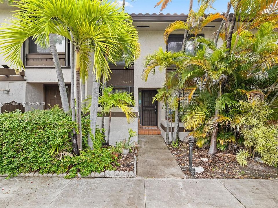 1st image of 16517 NE 26th Pl #24