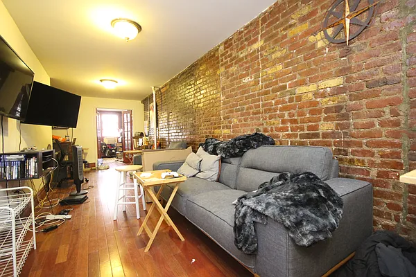 Rented by Compass | media 26