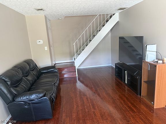 5th image of 20462 Williamsburg Ct