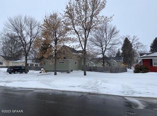 203 Wadge Ave S, Park River, ND 58270