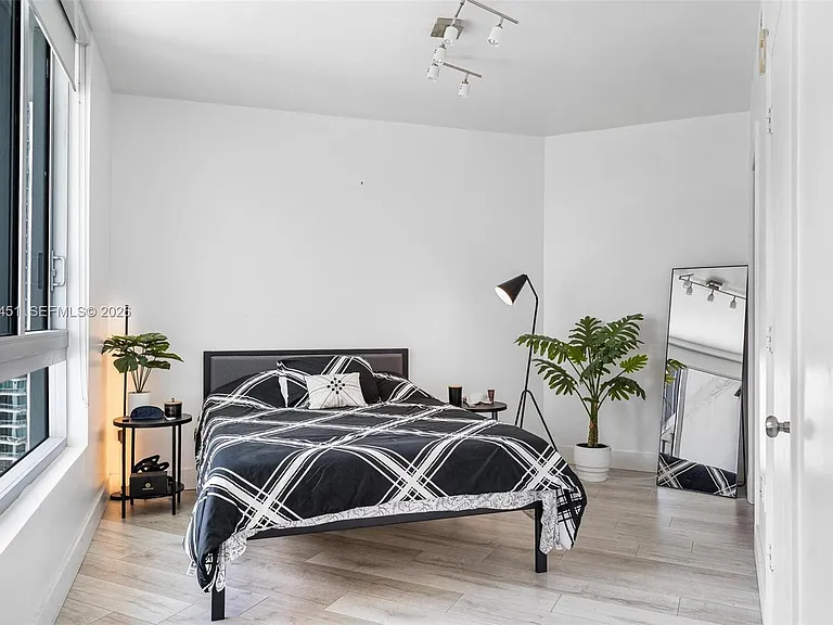350 S Miami Ave #2108 — Photo 4