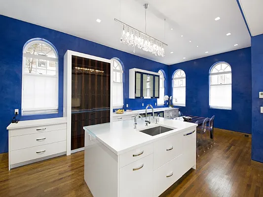 Sold by Sotheby's International Realty | media 3