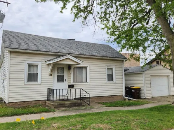 203 N Eastman St, Harvard, IL 60033