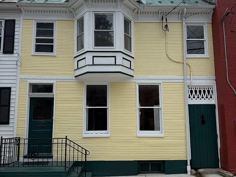 126 E 4th St — Photo 1