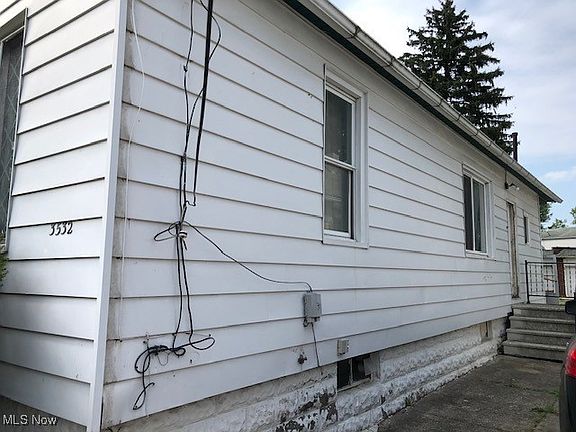 4th image of 3532 Carlyle Ave