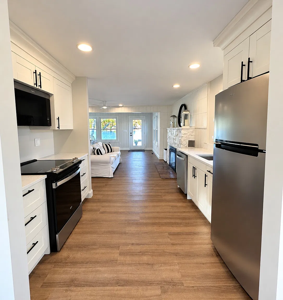 2 bed, 1000 sqft, $2,950 — Photo 2