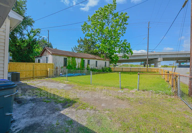 2041 Groveland Ave — Photo 19