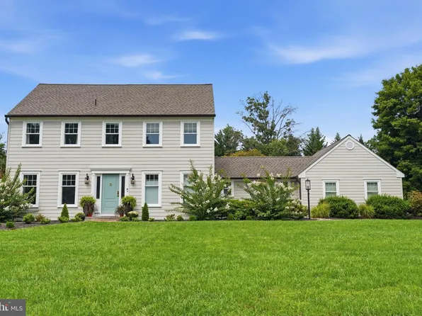 30 Dunkin Dr, Washington Crossing, PA 18977