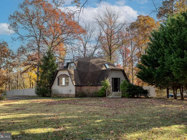 811 Cedar Ave, Essex, MD 21221