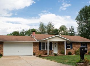 145 Lake Ridge Dr, Saint Peters, MO 63376