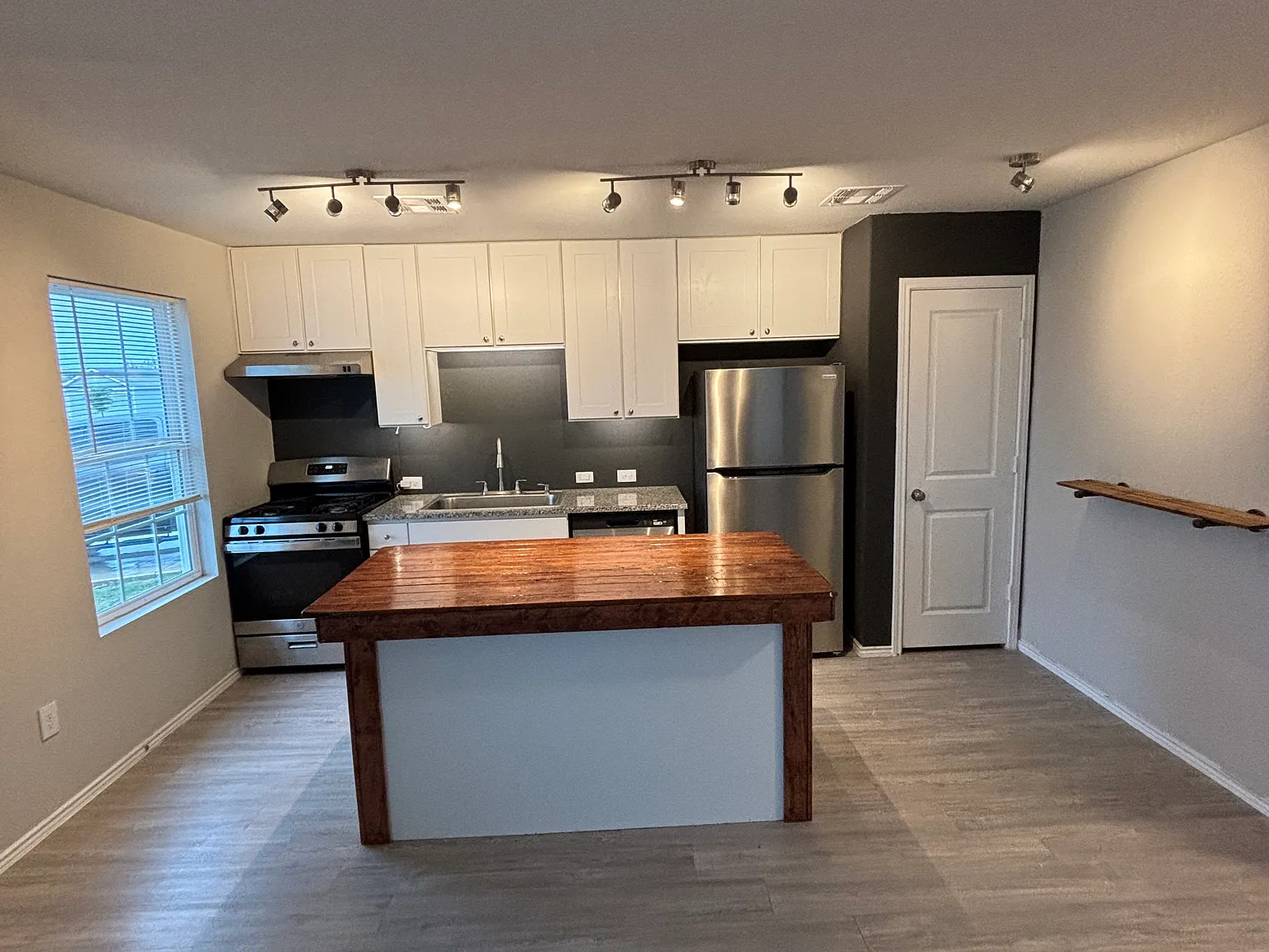8147 Serro Medina — Photo 2