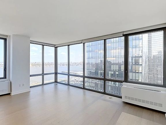 3rd image of 312 11th Ave APT 31H