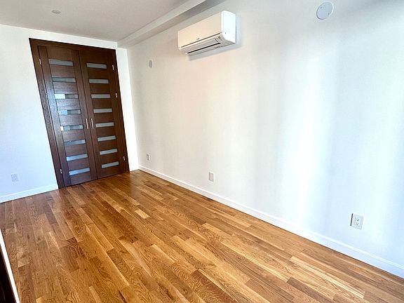 4th image of 258 Eckford St #3