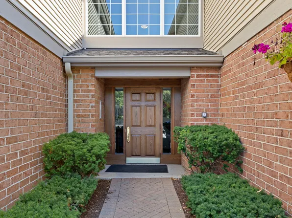 100 White Oak Ct APT 3, Schaumburg, IL 60195