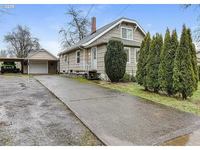 16809 SE Foster Rd photo 1