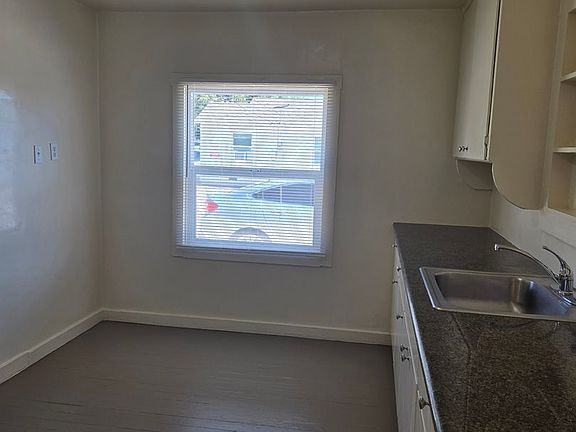 5th image of 1121 Kenwood Ave