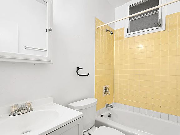 5th image of 147 Pacific St APT 3A