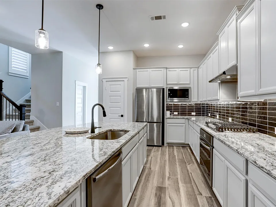 18526 Vivacious Ln