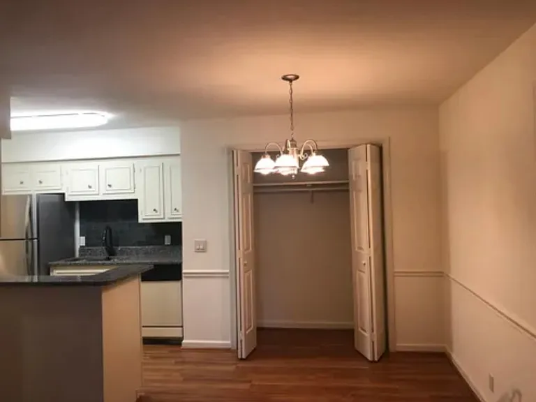 2905 Burch Ave #12 — Photo 12