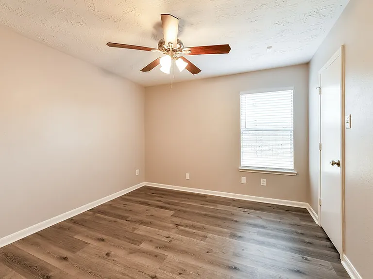 10247 Country Squire Blvd #1 — Photo 11
