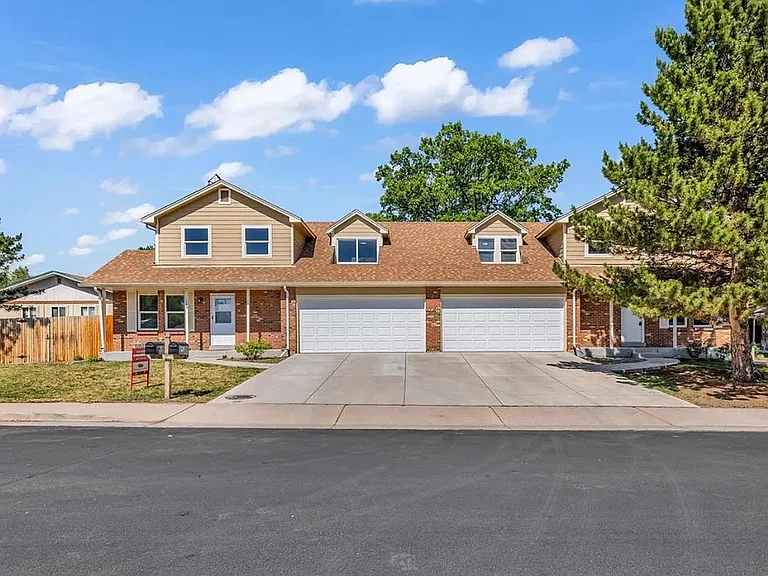 Duplex: 139 is on the right side