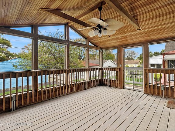 Attached Rear Sunroom / Family Room