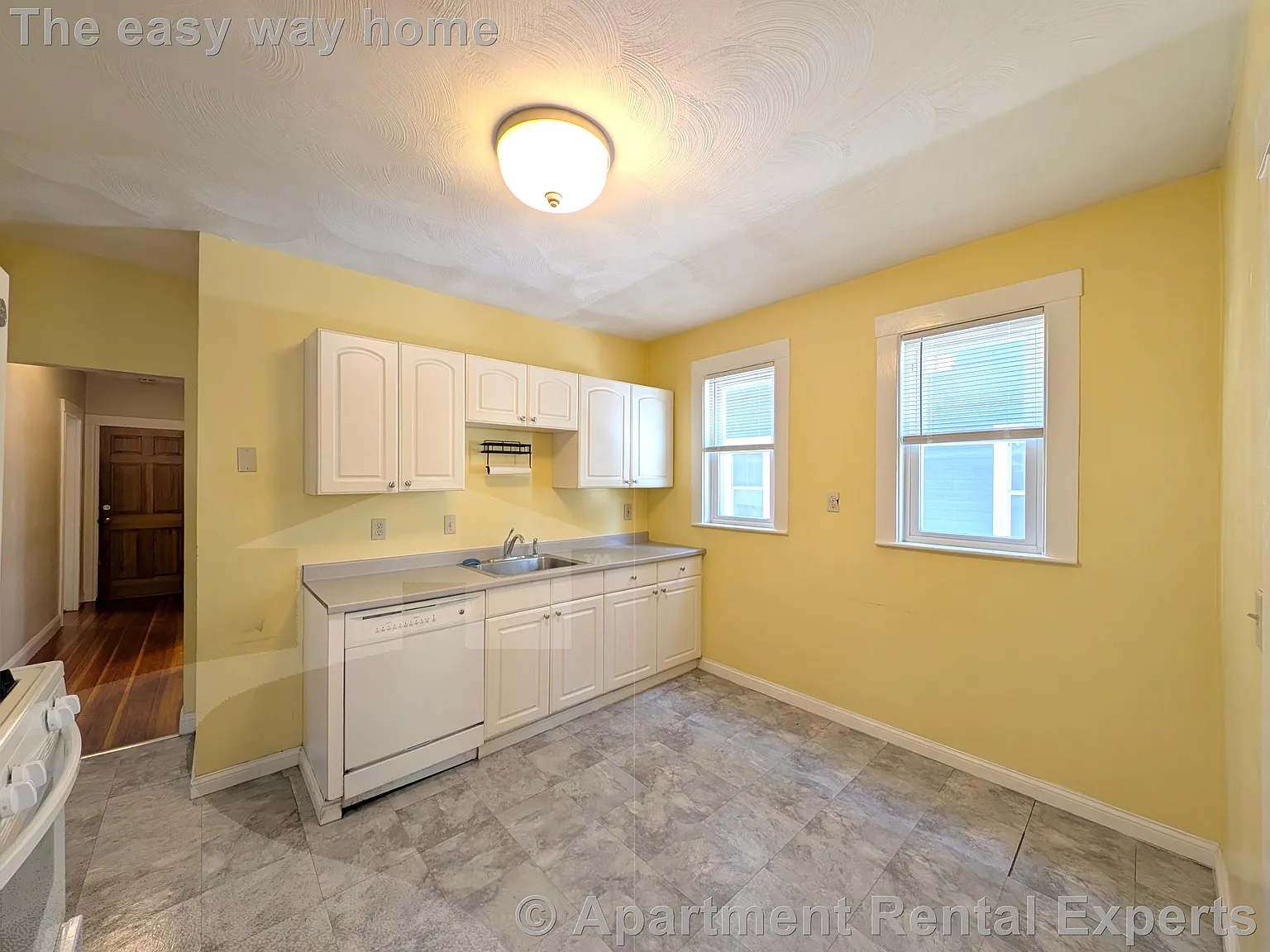3 bed, 1100 sqft, $3,300 — Photo 3