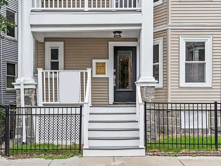 16 Hallam St #1 — Photo 20