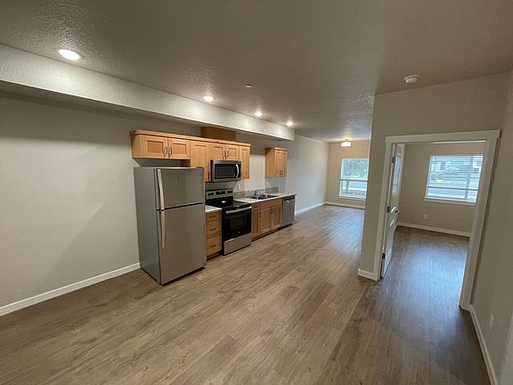 4th image of 283 N Knox St Unit 101