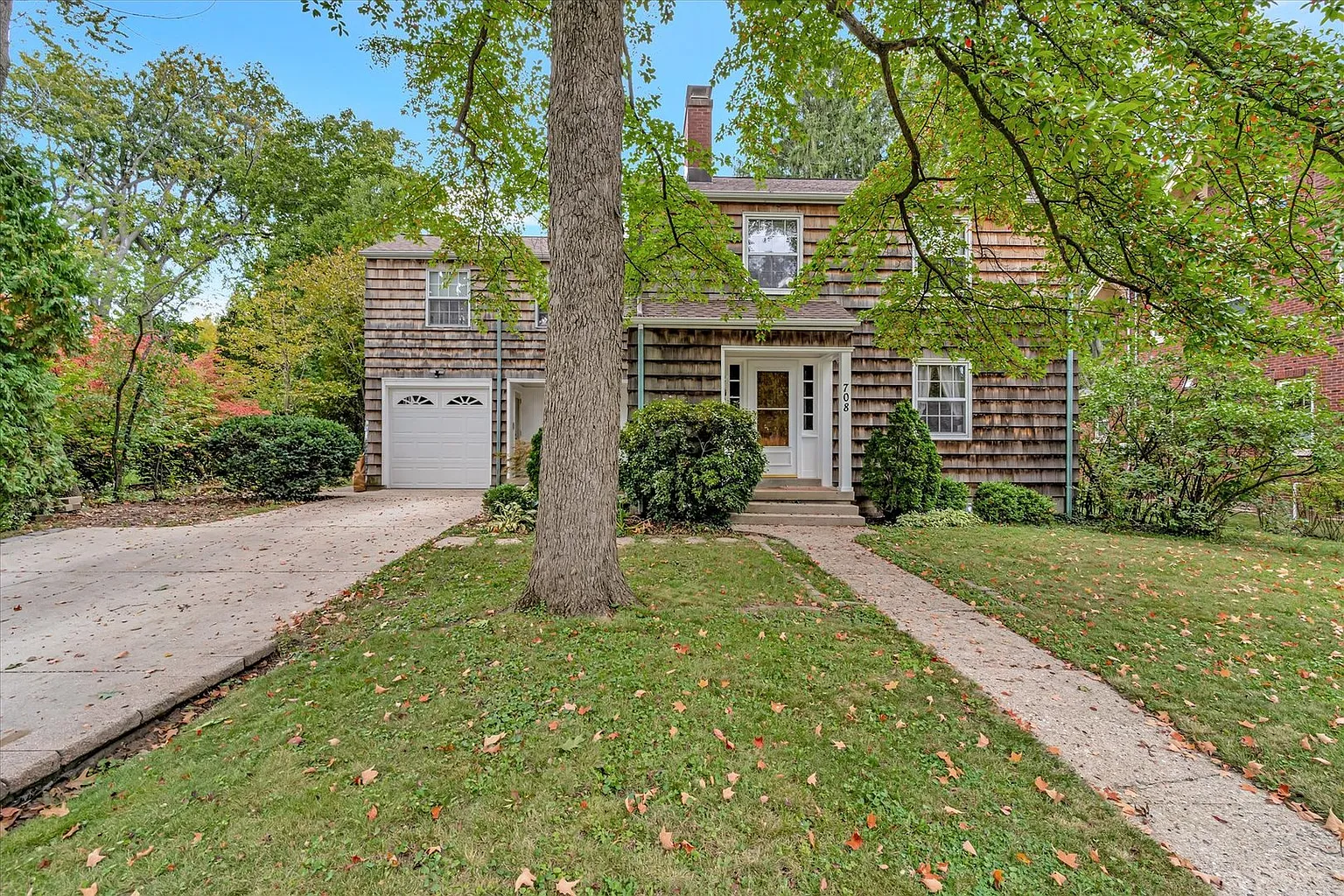 708 W Green St photo 1