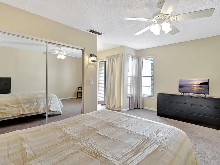 1558 Shaker Cir — Photo 15