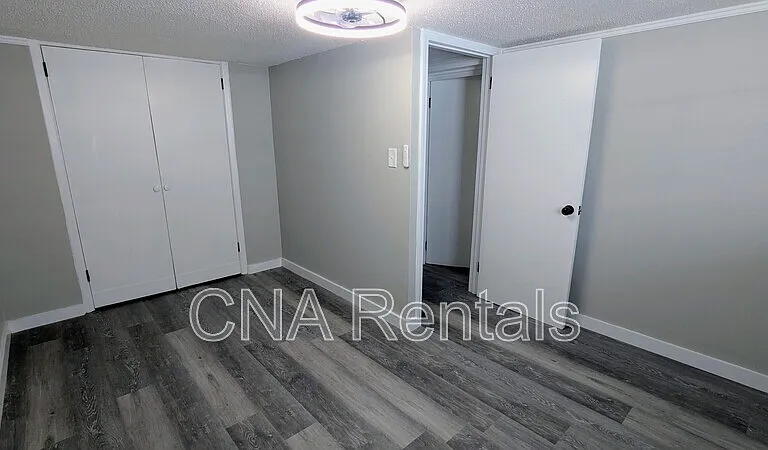 1772 Martin Pl SE #B — Photo 10