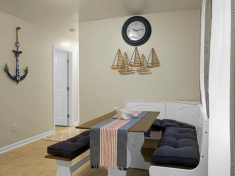 4452 Garwood Dr — Photo 13