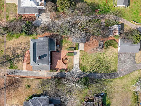 2nd image of 604 South St E