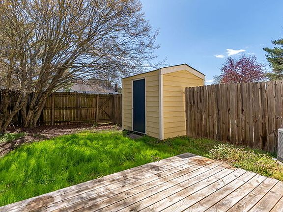 4th image of 9497 Tracey Lynne Cir