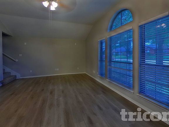 2nd image of 513 Valley View Dr