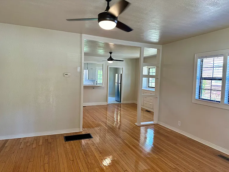 606 Miller Ave — Photo 5