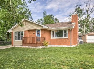7409 Cedar Dr, Godfrey, IL 62035